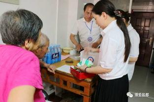 外卖小哥吃瓜画面,街头一幕引发热议